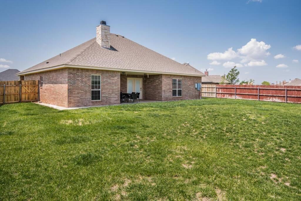 Cheerful 3 Bedroom Home, King Bed, 10 Min From Palo Duro Canyon, Fireplace, Washer Dryer Exteriör bild